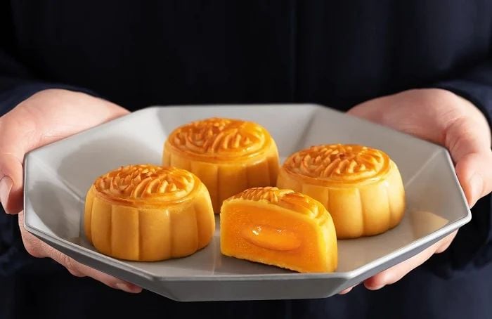 Bánh Trung Thu Nhân Trứng Chảy LAVA - 400g