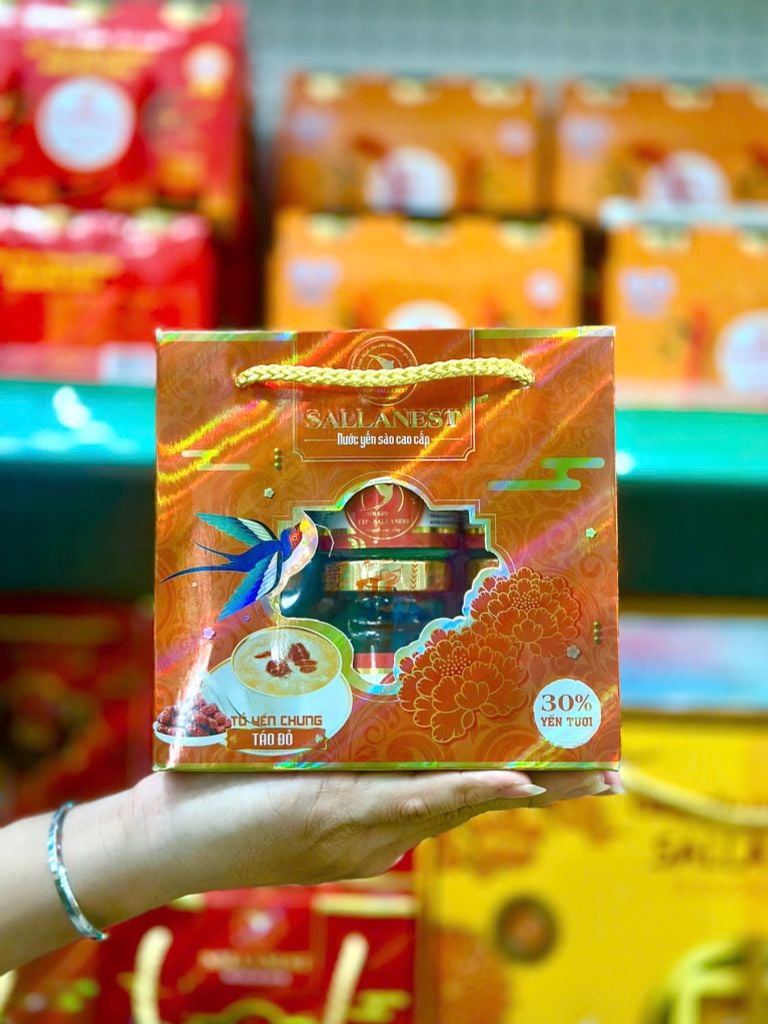 Tổ Yến Sallanest  Chưng Táo Đỏ – Lốc 6 × 70ml