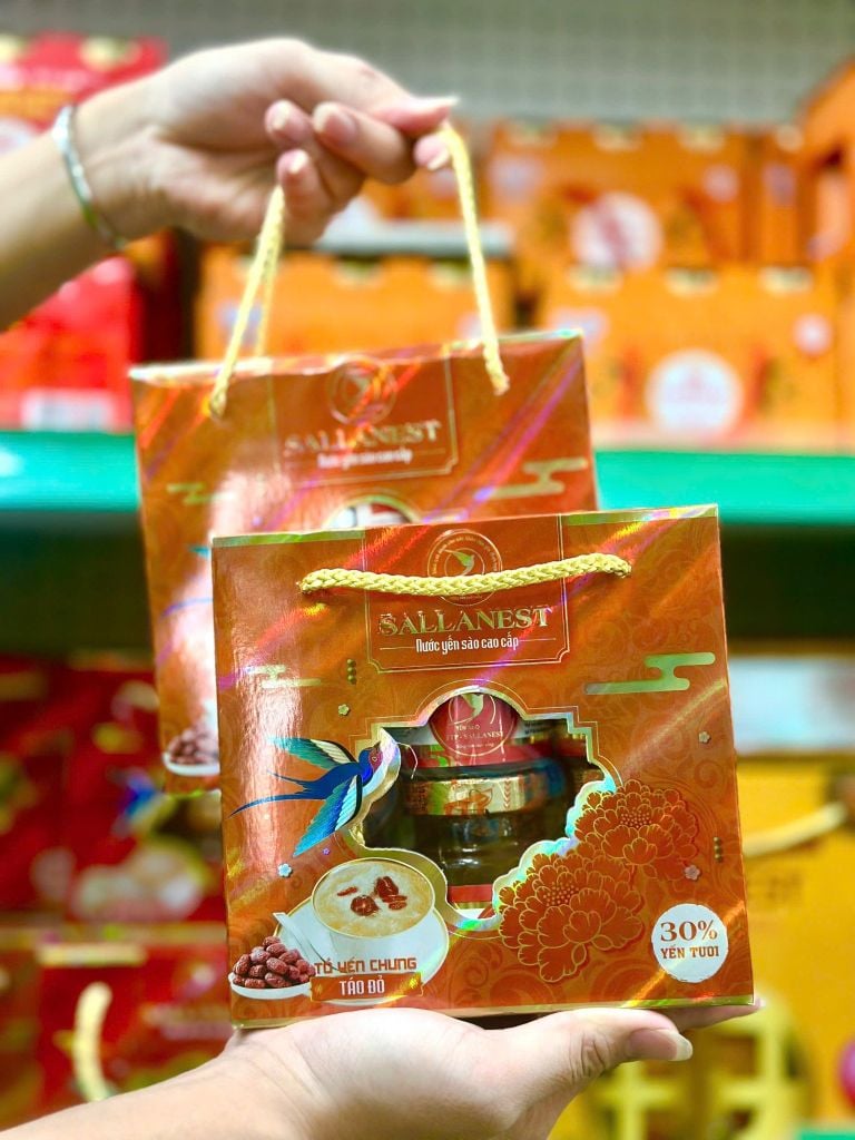 Tổ Yến Sallanest  Chưng Táo Đỏ – Lốc 6 × 70ml