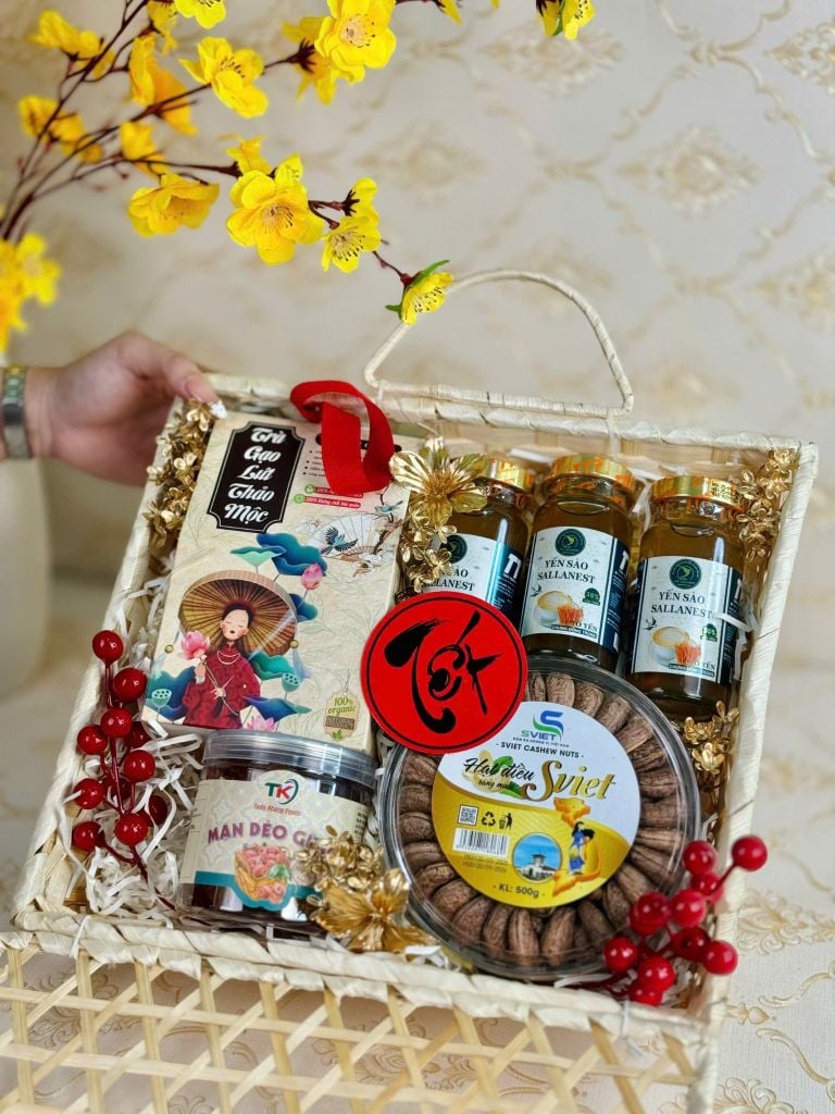 Giỏ Quà Tết Cao Cấp 2026 - Tết Đoàn Viên