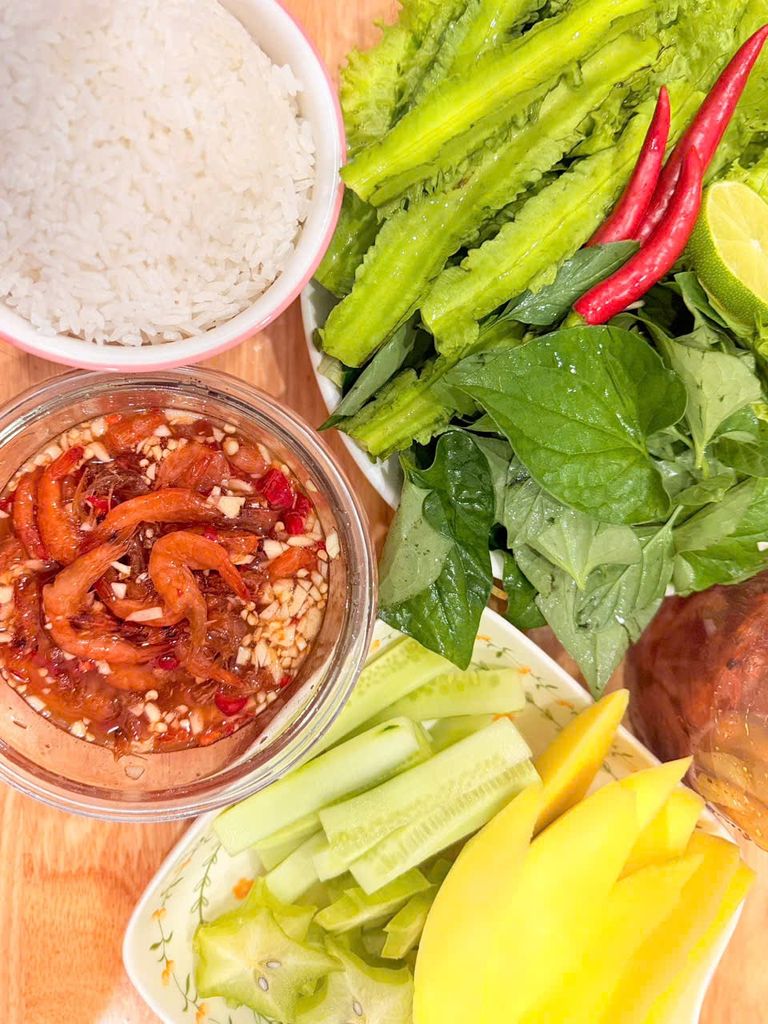 Mắm Tôm Nhà Ngoại Vị Quê Hương - 900g