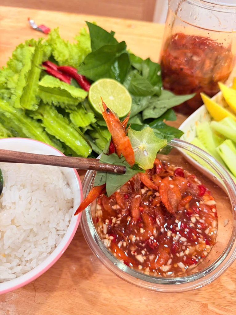 Mắm Tôm Nhà Ngoại Vị Quê Hương - 900g