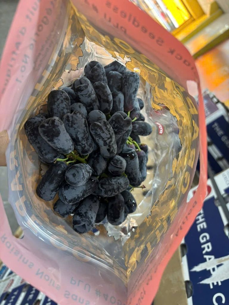 Nho Đen Ngón Tay Cao Cấp – 900gr