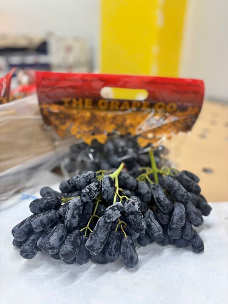 Nho Đen Ngón Tay Cao Cấp – 900gr