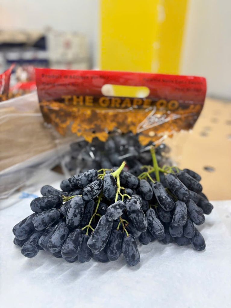 Nho Đen Ngón Tay Cao Cấp – 900gr