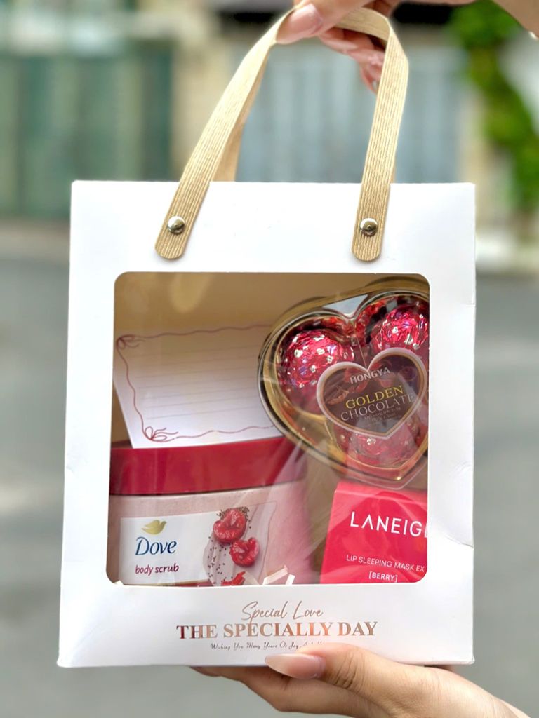 Set Quà Tặng Nàng 14/2 – Set Quà Chăm Sóc Da & Môi Ngọt Ngào