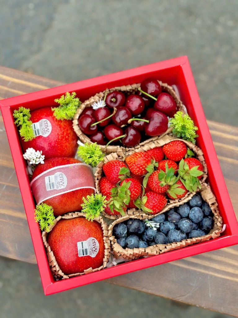 Set Quà Tặng Nàng 14/2 – Set Quà Trái Cây Sắc Đỏ Yêu Thương