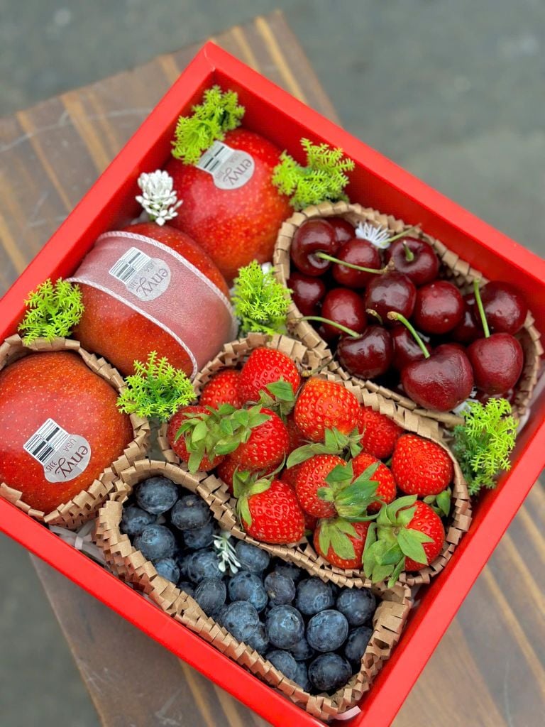 Set Quà Tặng Nàng 14/2 – Set Quà Trái Cây Sắc Đỏ Yêu Thương