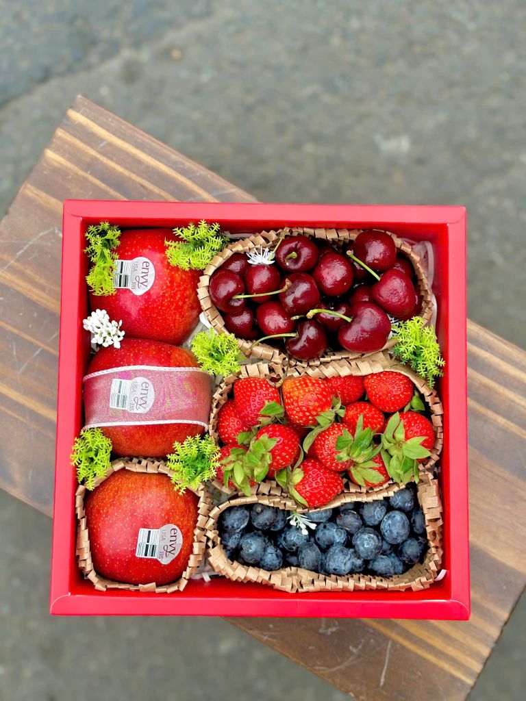 Set Quà Tặng Nàng 14/2 – Set Quà Trái Cây Sắc Đỏ Yêu Thương