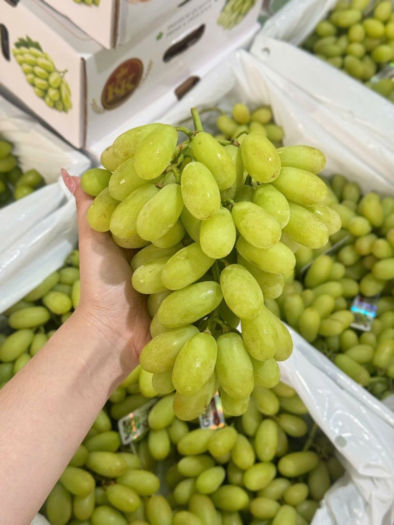 Nho Xanh Hoàng Hậu - 1KG