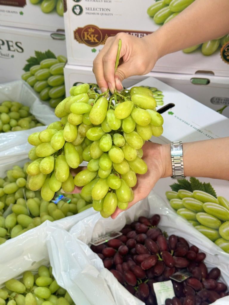 Nho Xanh Hoàng Hậu - 1KG