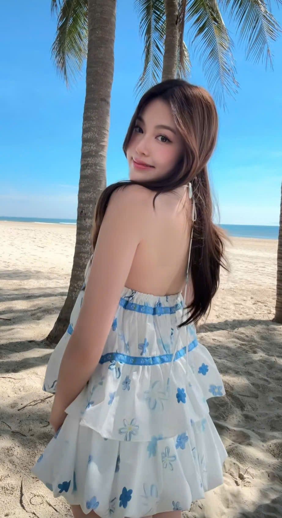 Set yếm White Blue Fleur Halter Tiered Set