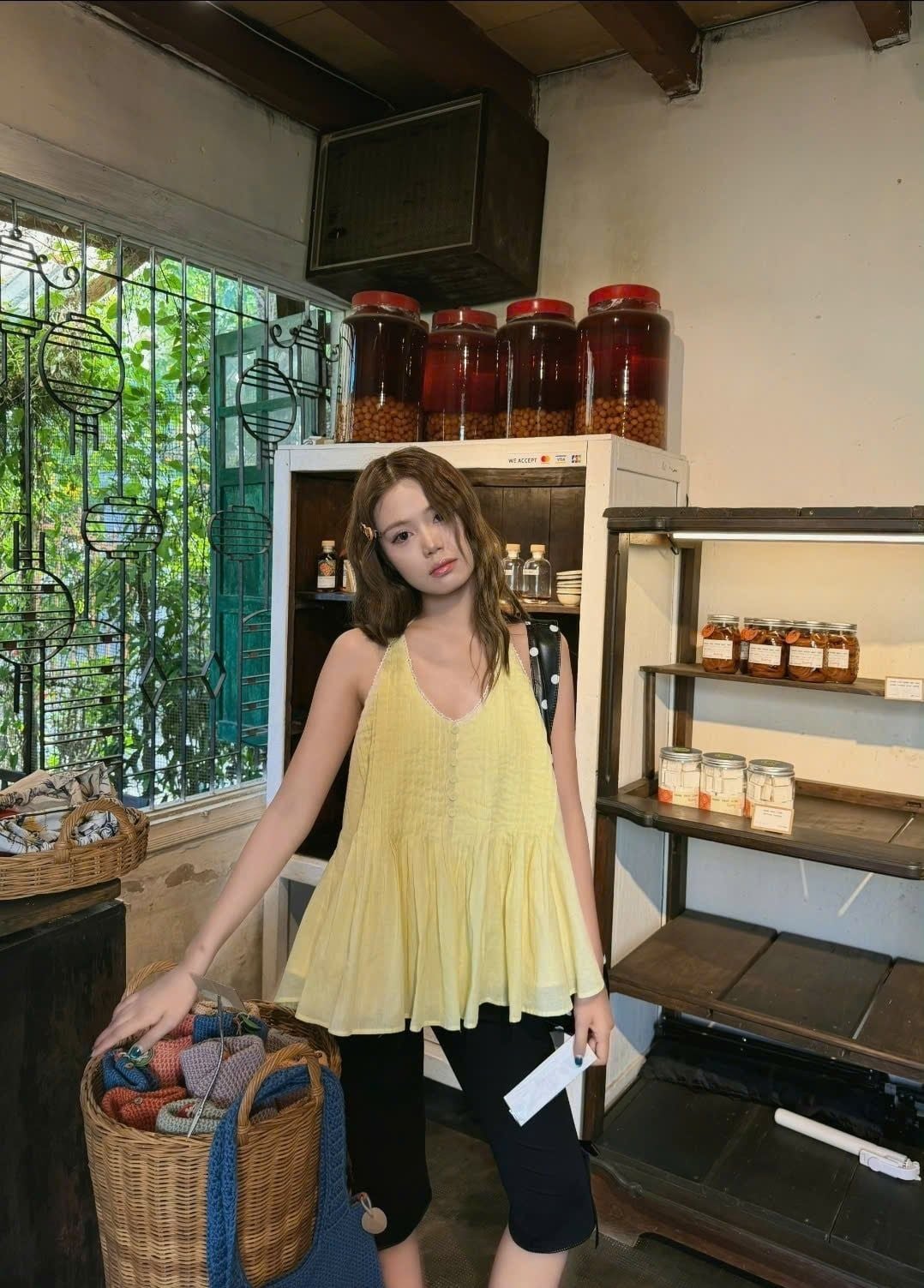Áo cổ yếm Yellow Cotton Halter Neck Pleated Top