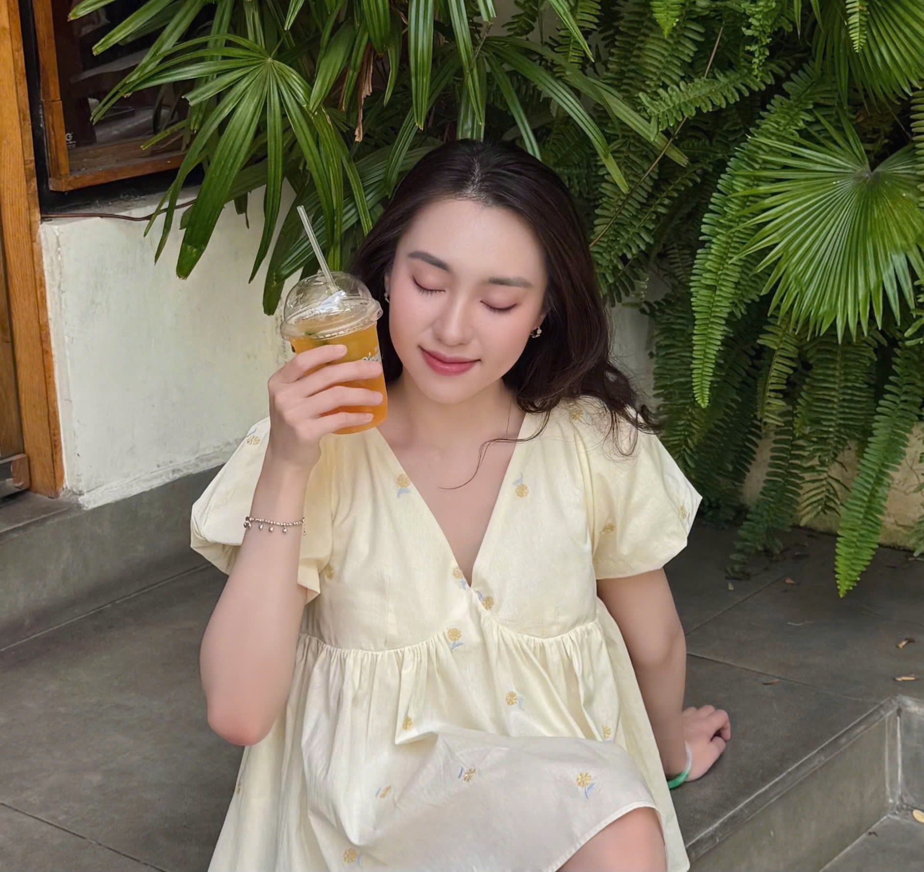 Áo babydoll Butter V Neck Puff Sleeve Babydoll Top nhiều màu