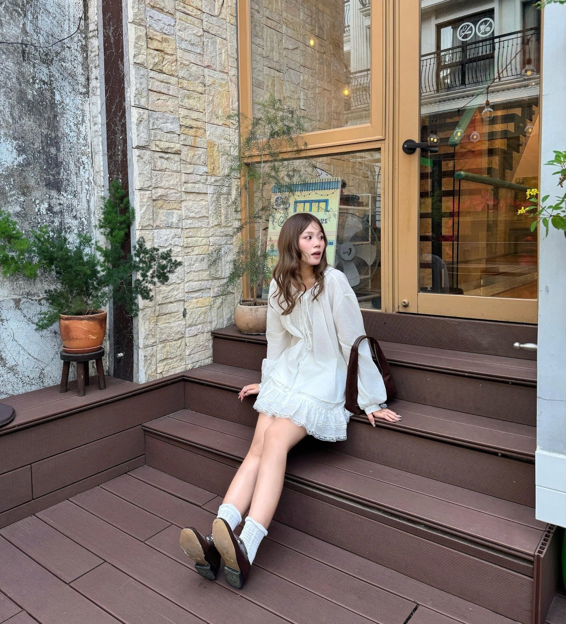 Set áo tay dài kèm chân váy White Long Sleeve Ruffled Mini Set