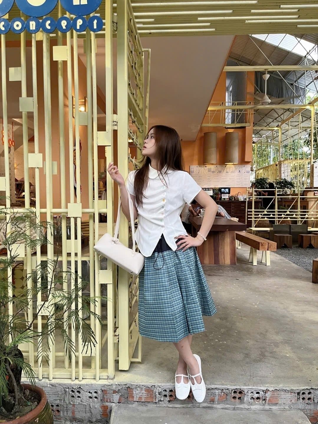 Áo kiểu sơ mi White Cotton Buttoned Collar Top