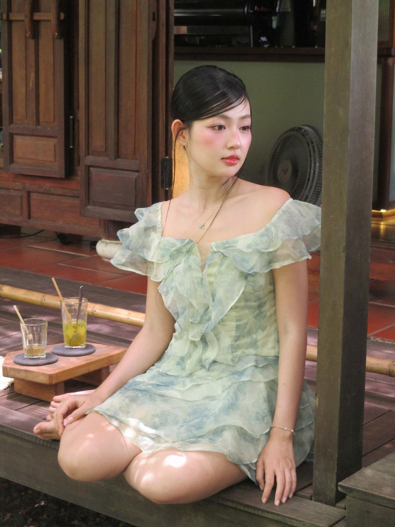 Váy hoa trễ vai Ianthe Fleur Dress nhiều màu