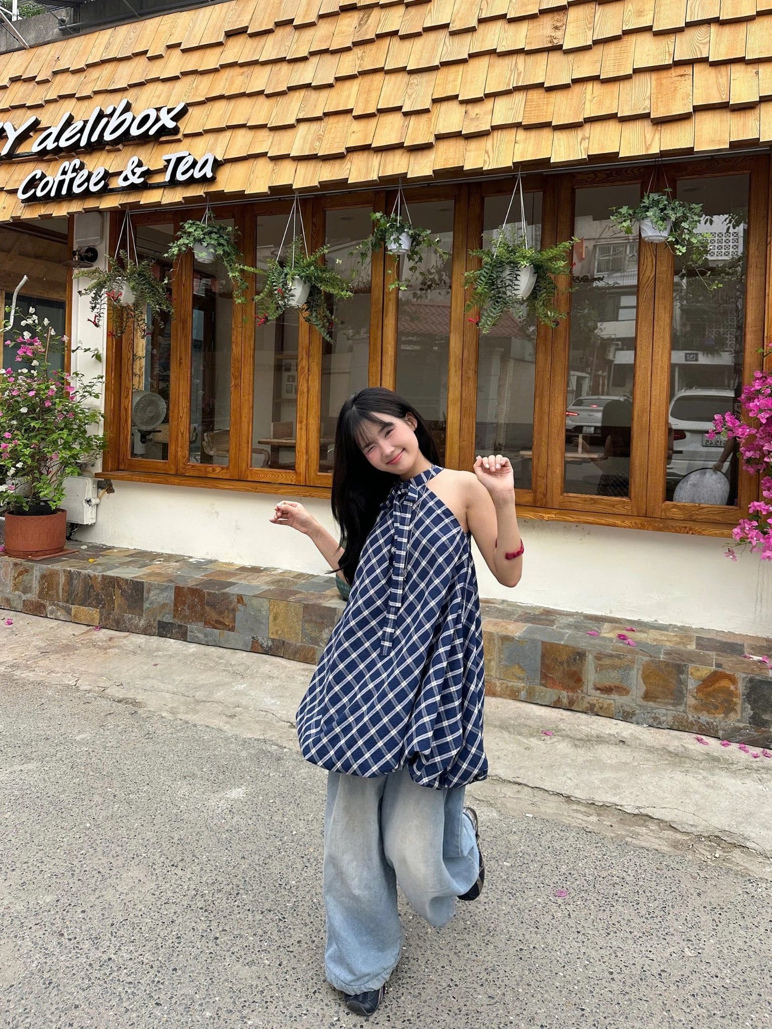 Váy cổ yếm kẻ caro Blue Checked Halter Neck Puff Mini Dress
