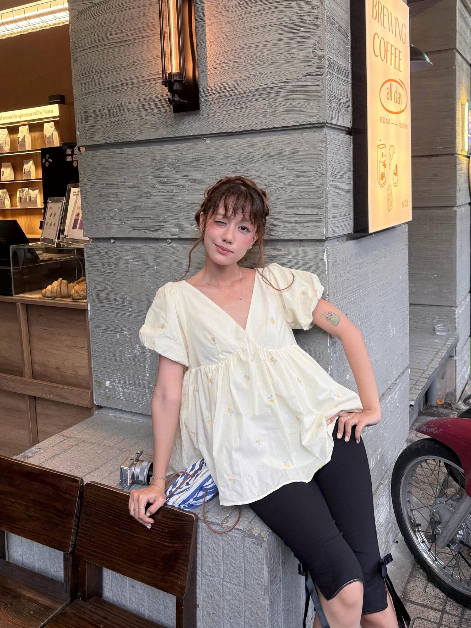 Áo babydoll Butter V Neck Puff Sleeve Babydoll Top nhiều màu
