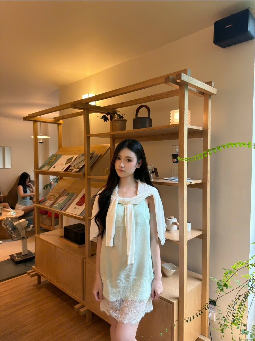 Váy lụa 2 dây Mint Silky Lace Hem Mini Dress