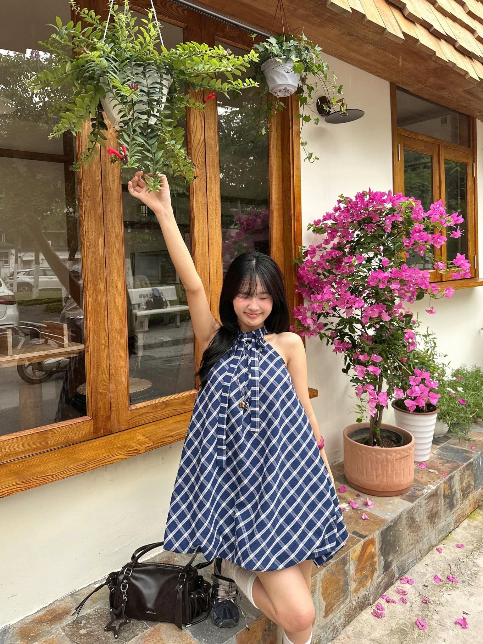 Váy cổ yếm kẻ caro Blue Checked Halter Neck Puff Mini Dress