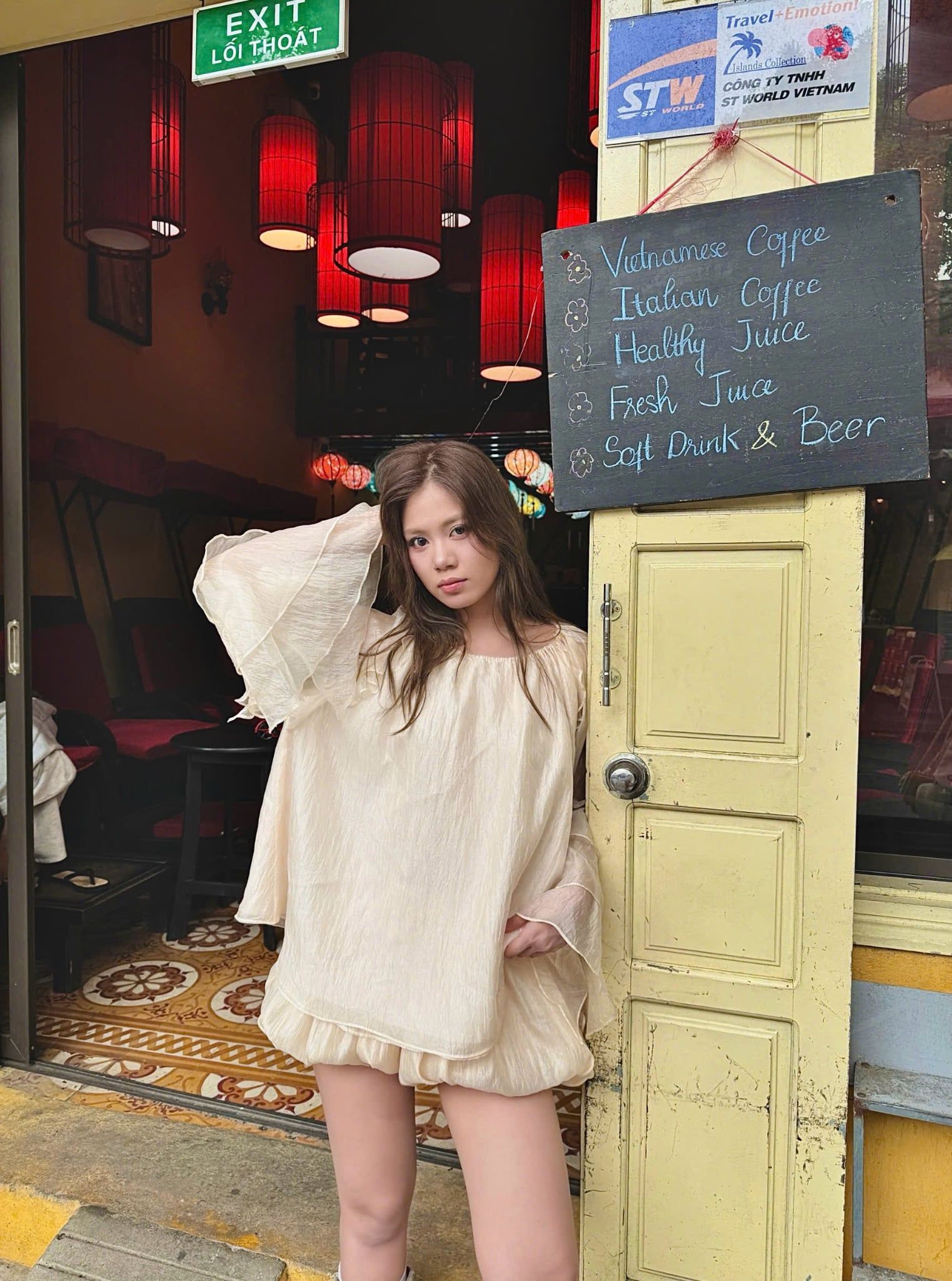 Áo tơ tay bồng Chiffon Long Sleeve Ruffled Top