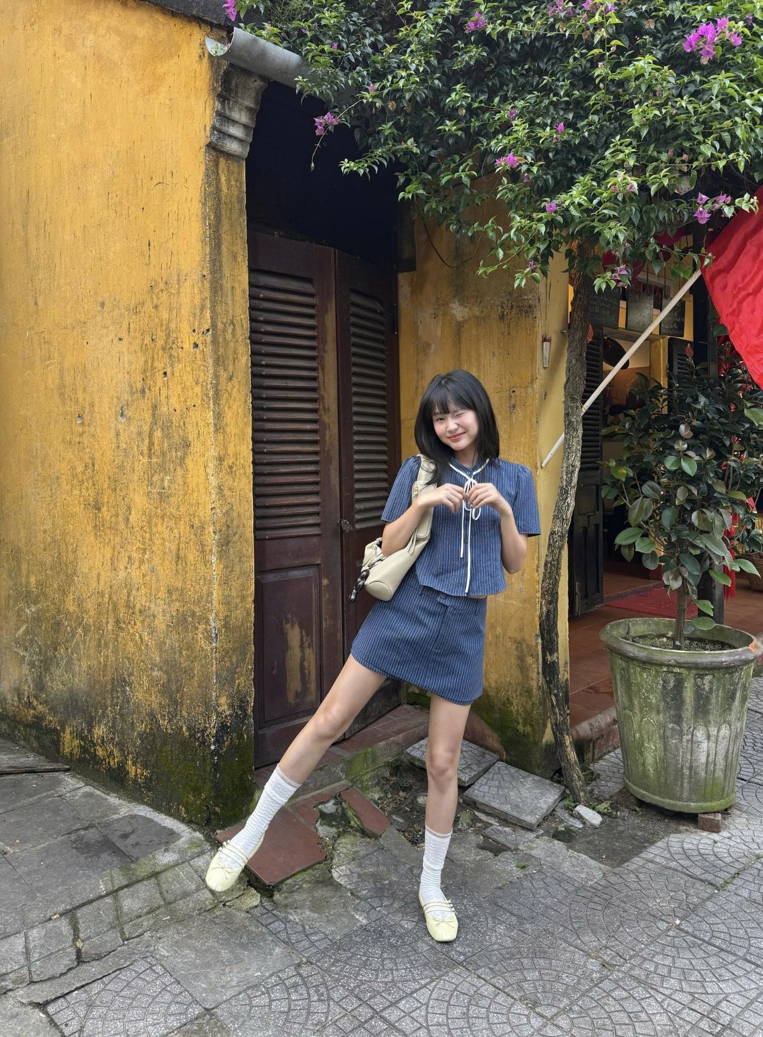Set áo kèm chân váy kẻ sọc Blue White Bow Striped Set