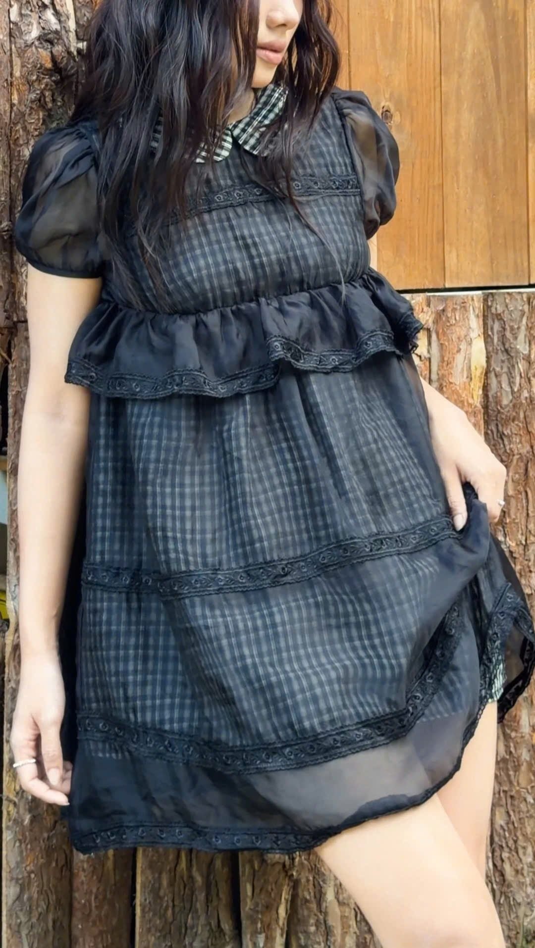 Váy suông cổ sen caro phối tơ Black Checked Chiffon Puff Layered Mini Dress