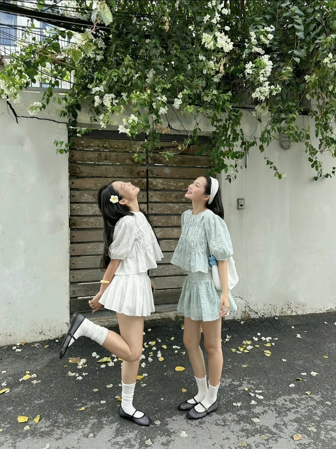 Set áo babydoll và chân váy Striped Ruffled Puff Sleeve Set nhiều màu