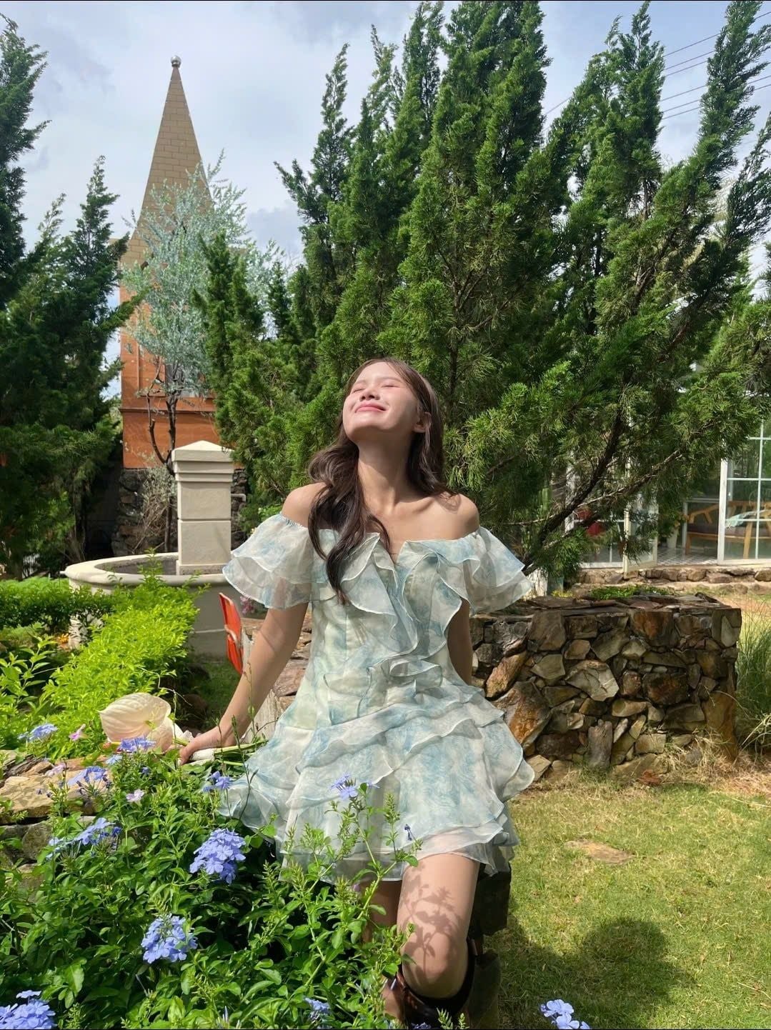 Váy hoa trễ vai Ianthe Fleur Dress nhiều màu