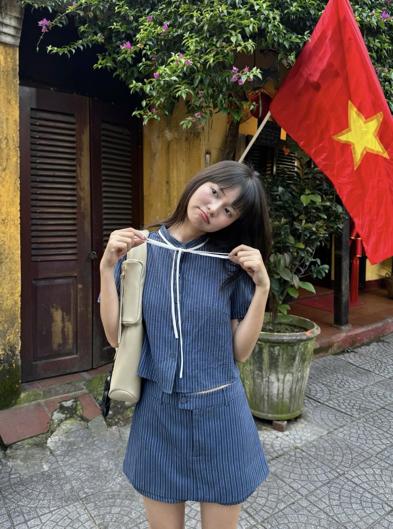 Set áo kèm chân váy kẻ sọc Blue White Bow Striped Set