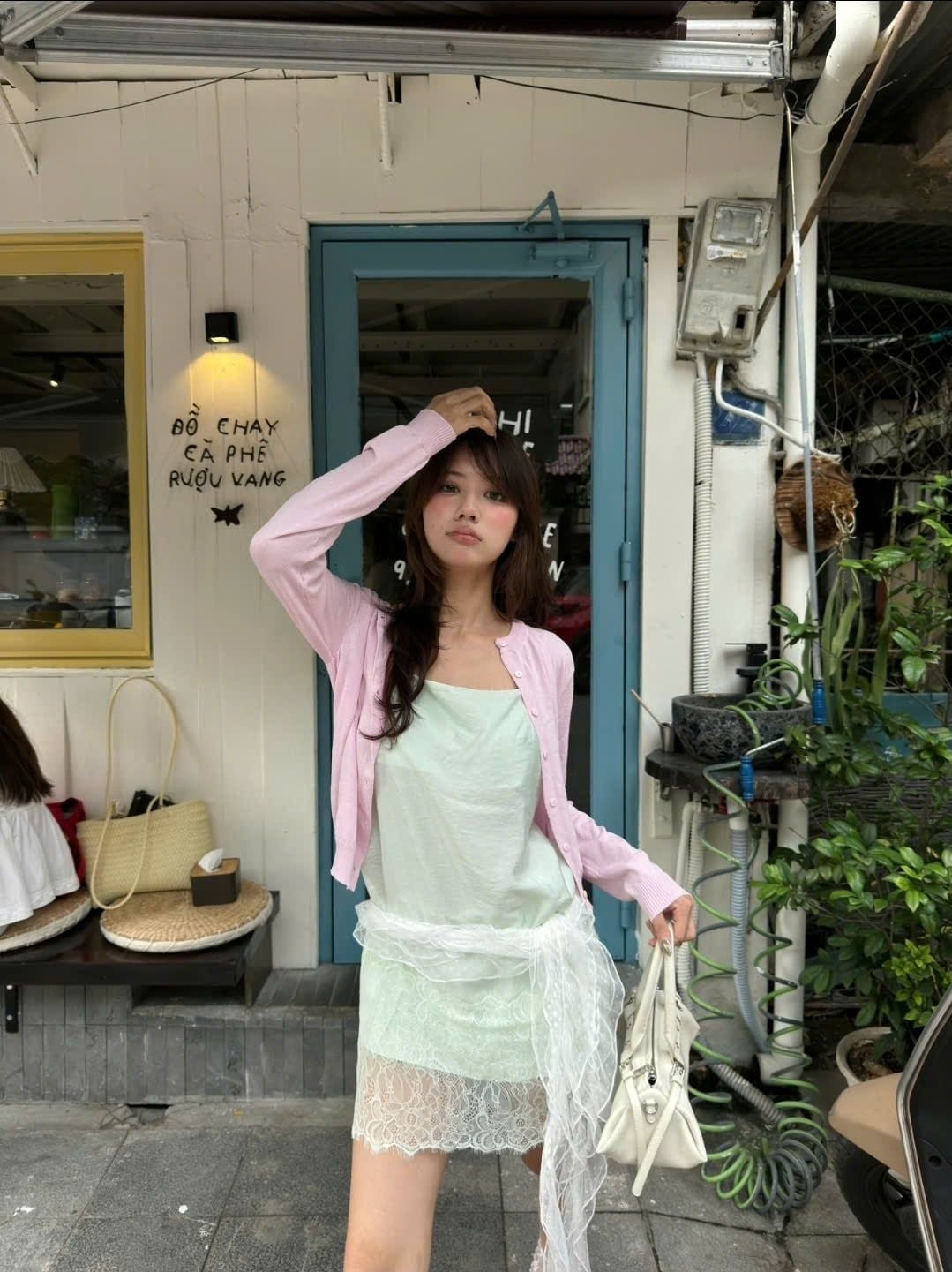 Váy lụa 2 dây Mint Silky Lace Hem Mini Dress