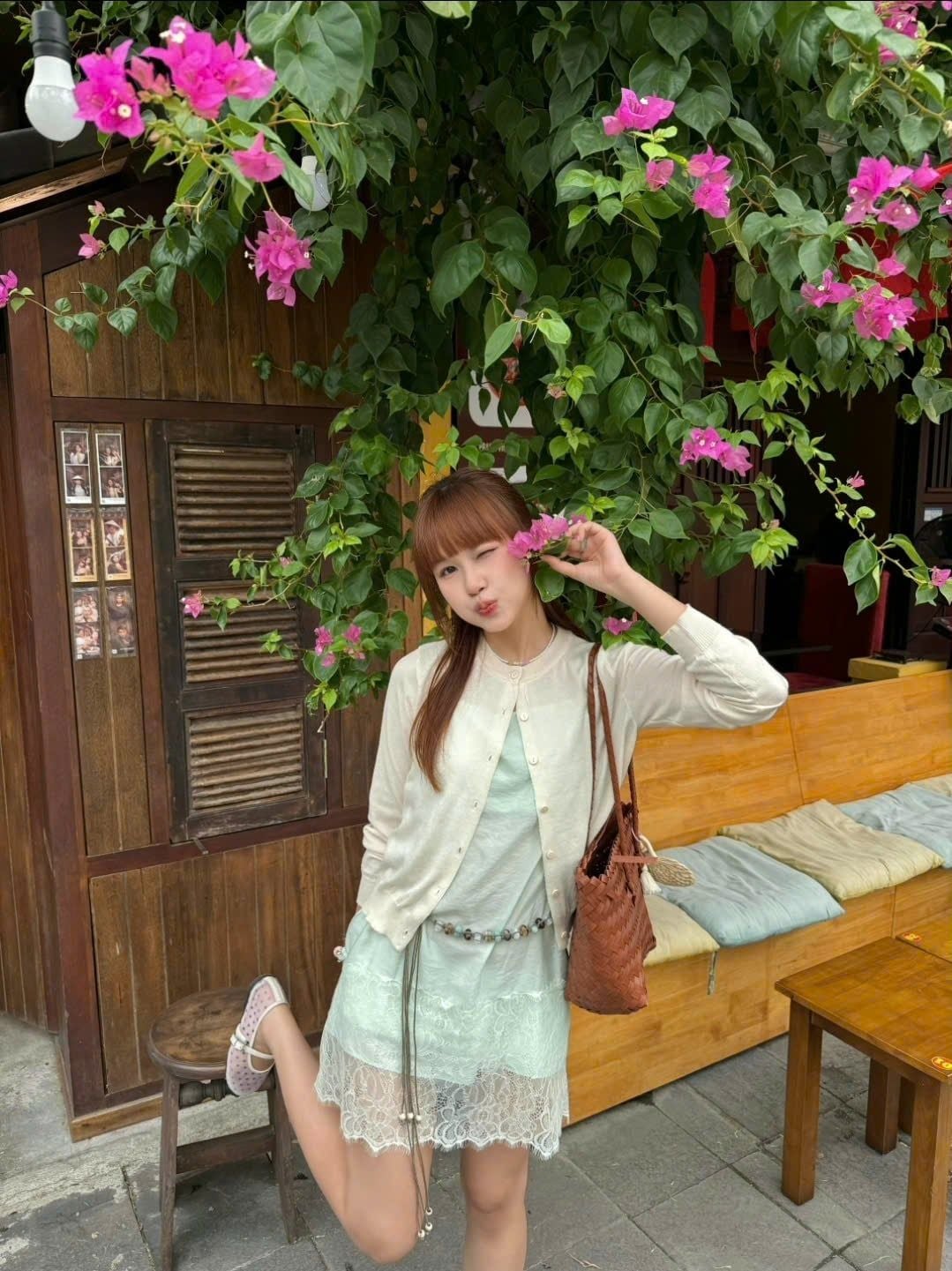 Váy lụa 2 dây Mint Silky Lace Hem Mini Dress