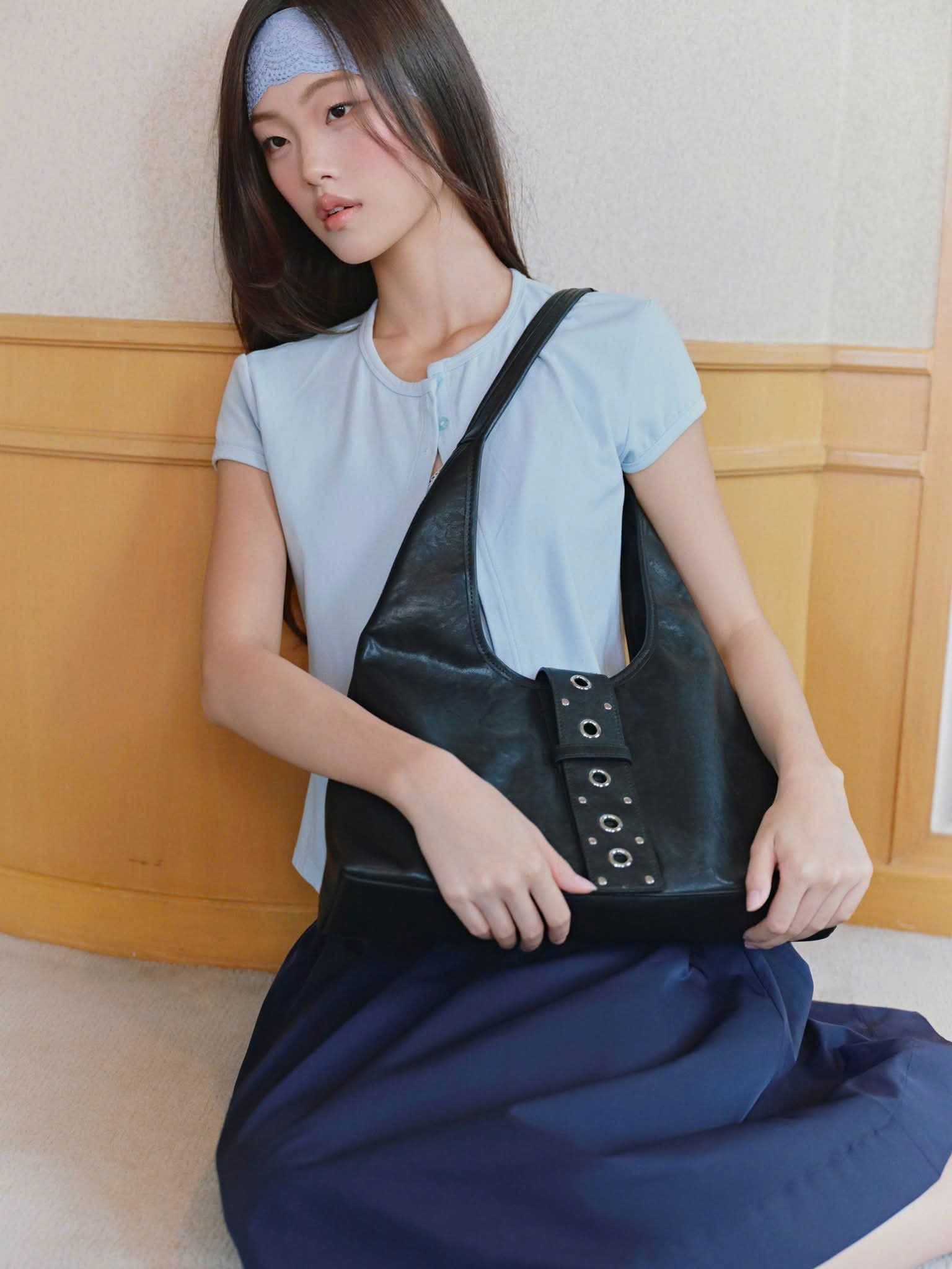 Túi đeo vai Leather Eyelet Strap Shoulder Bag nhiều màu