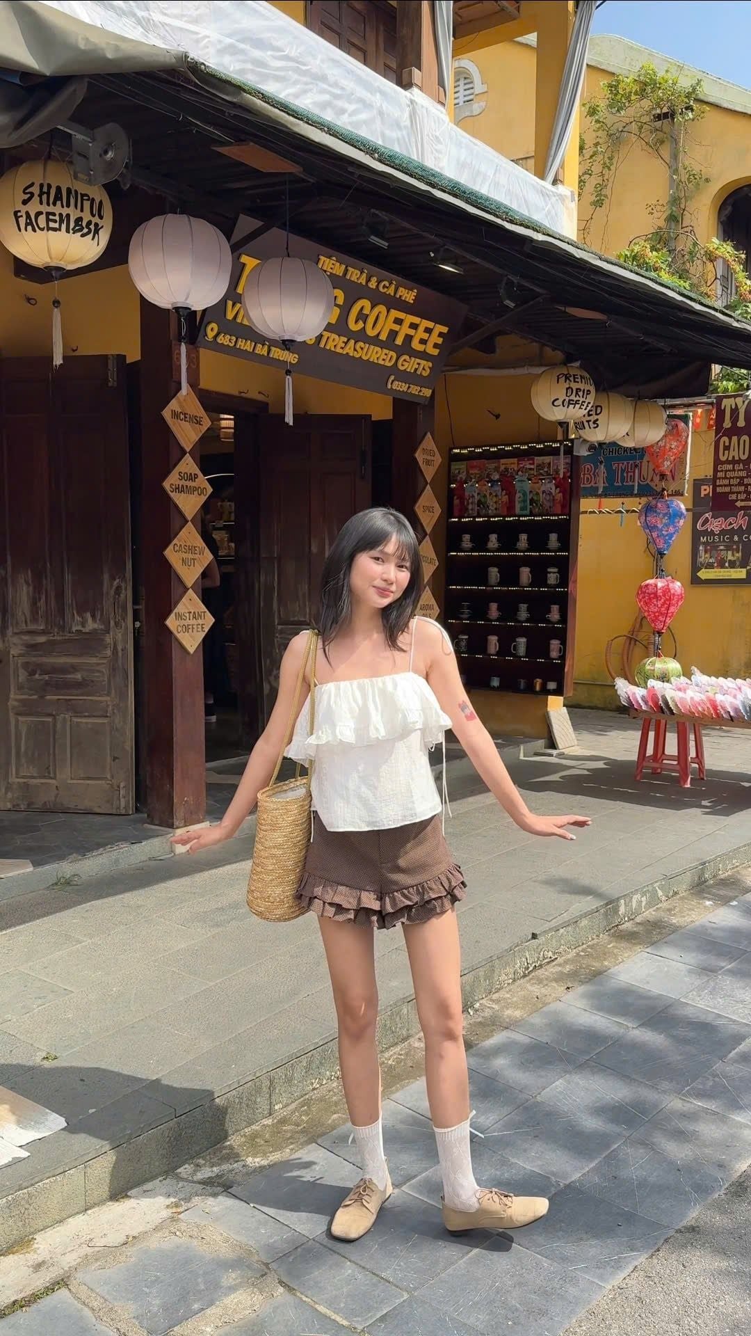 Áo 2 dây White Muslin Cami Ruffled Top