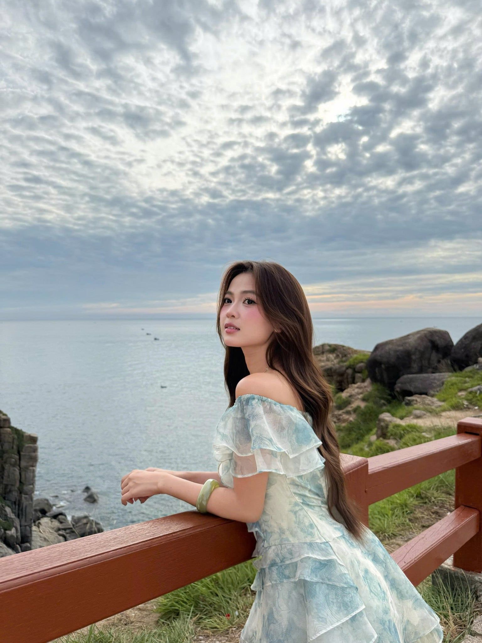 Váy hoa trễ vai Ianthe Fleur Dress nhiều màu