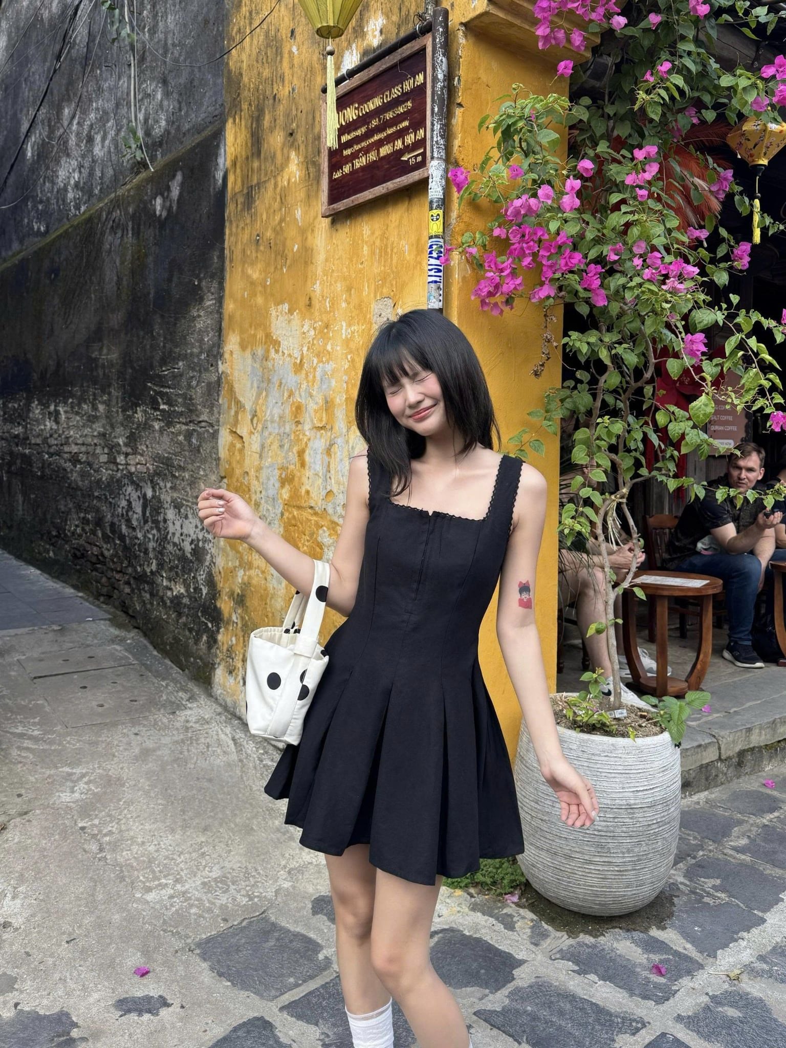 Váy hai dây cổ vuông Kaveri Dress