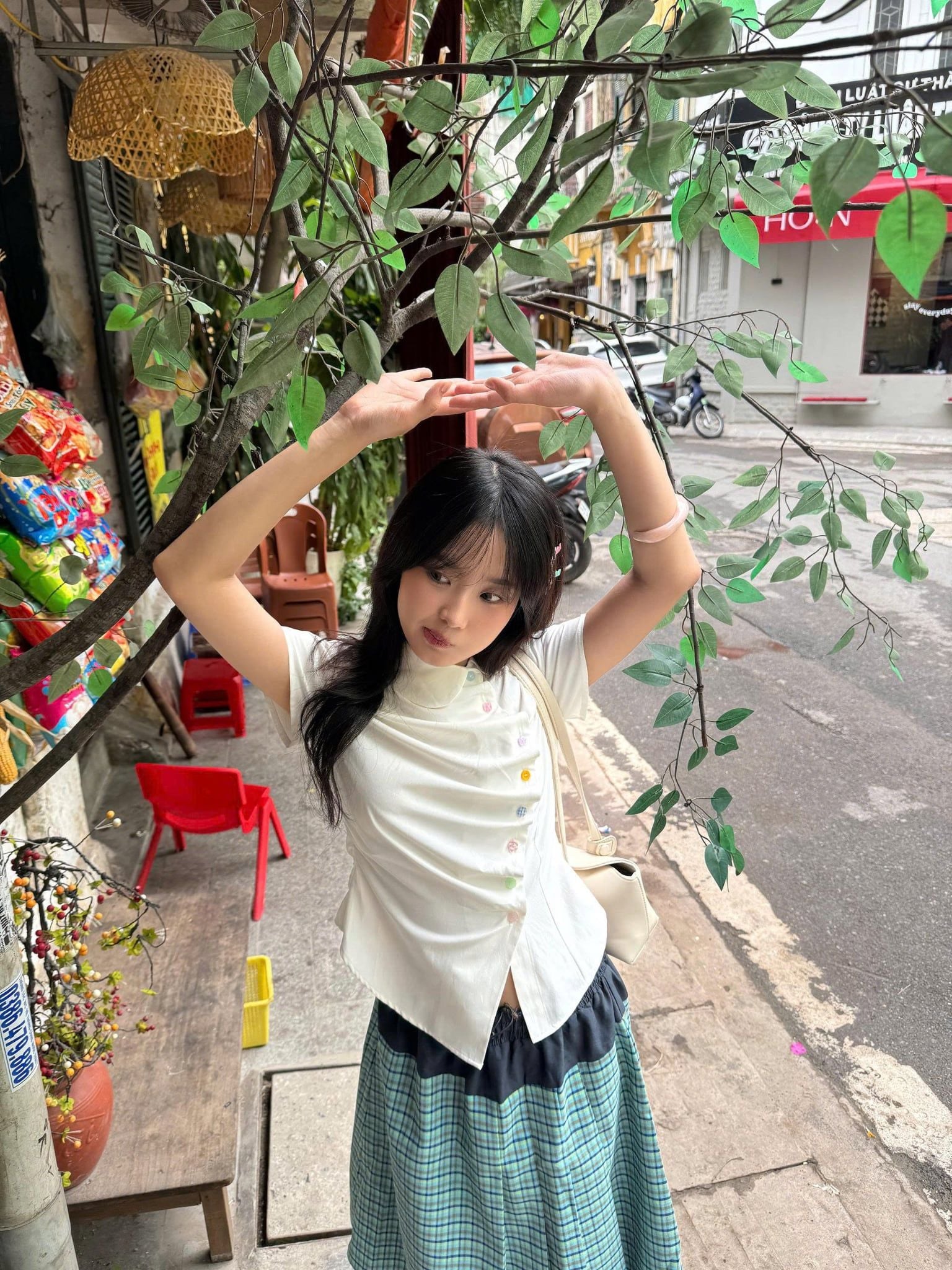 Áo kiểu sơ mi White Cotton Buttoned Collar Top