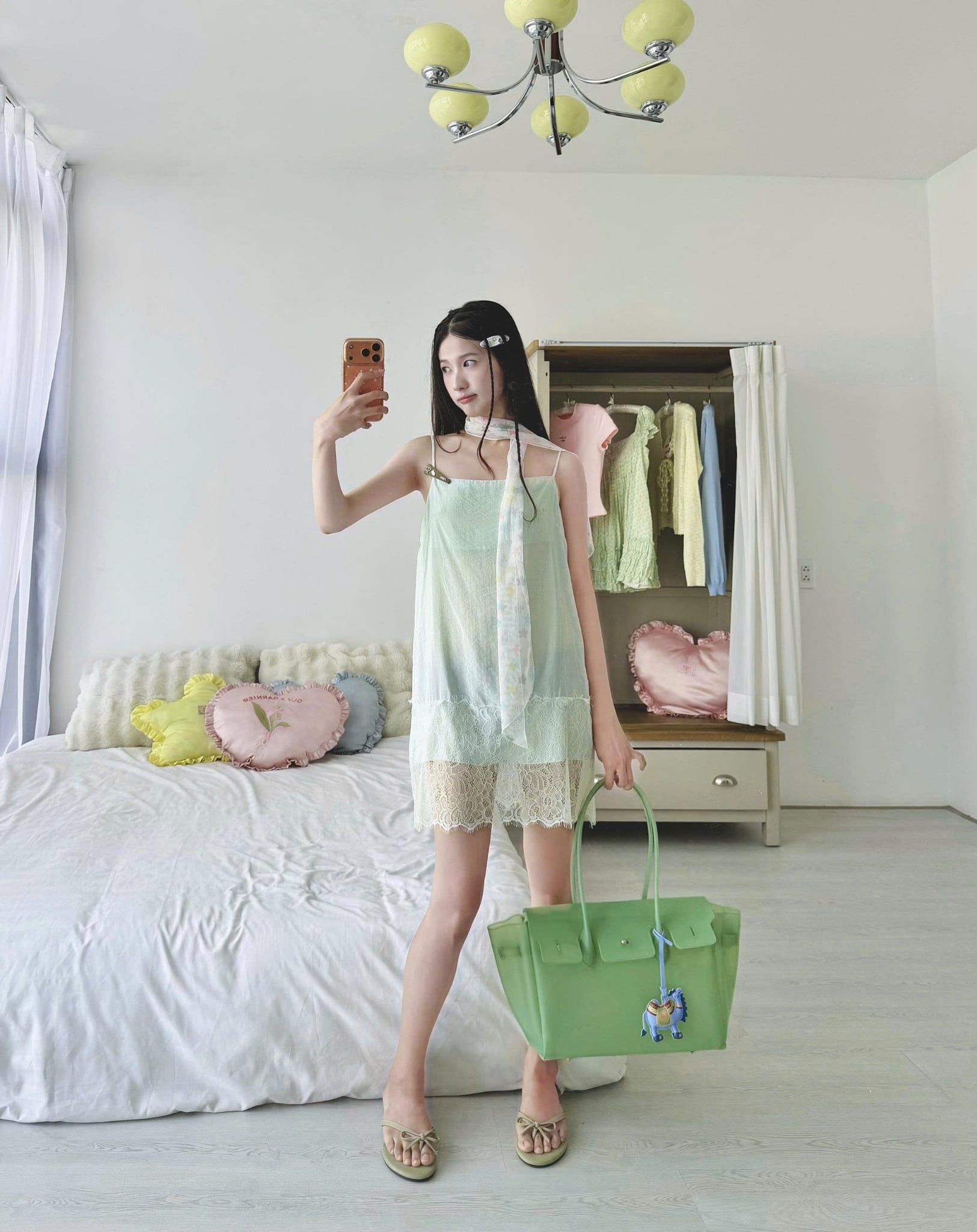 Váy lụa 2 dây Mint Silky Lace Hem Mini Dress