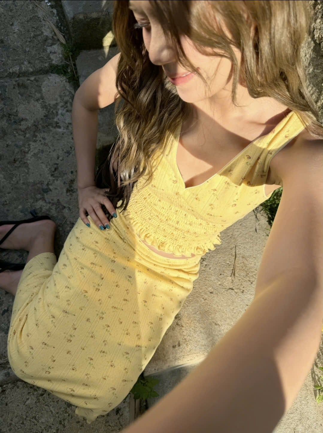 Set áo và chân váy dài Yellow Fleur Cotton Vneck Ruffled Set