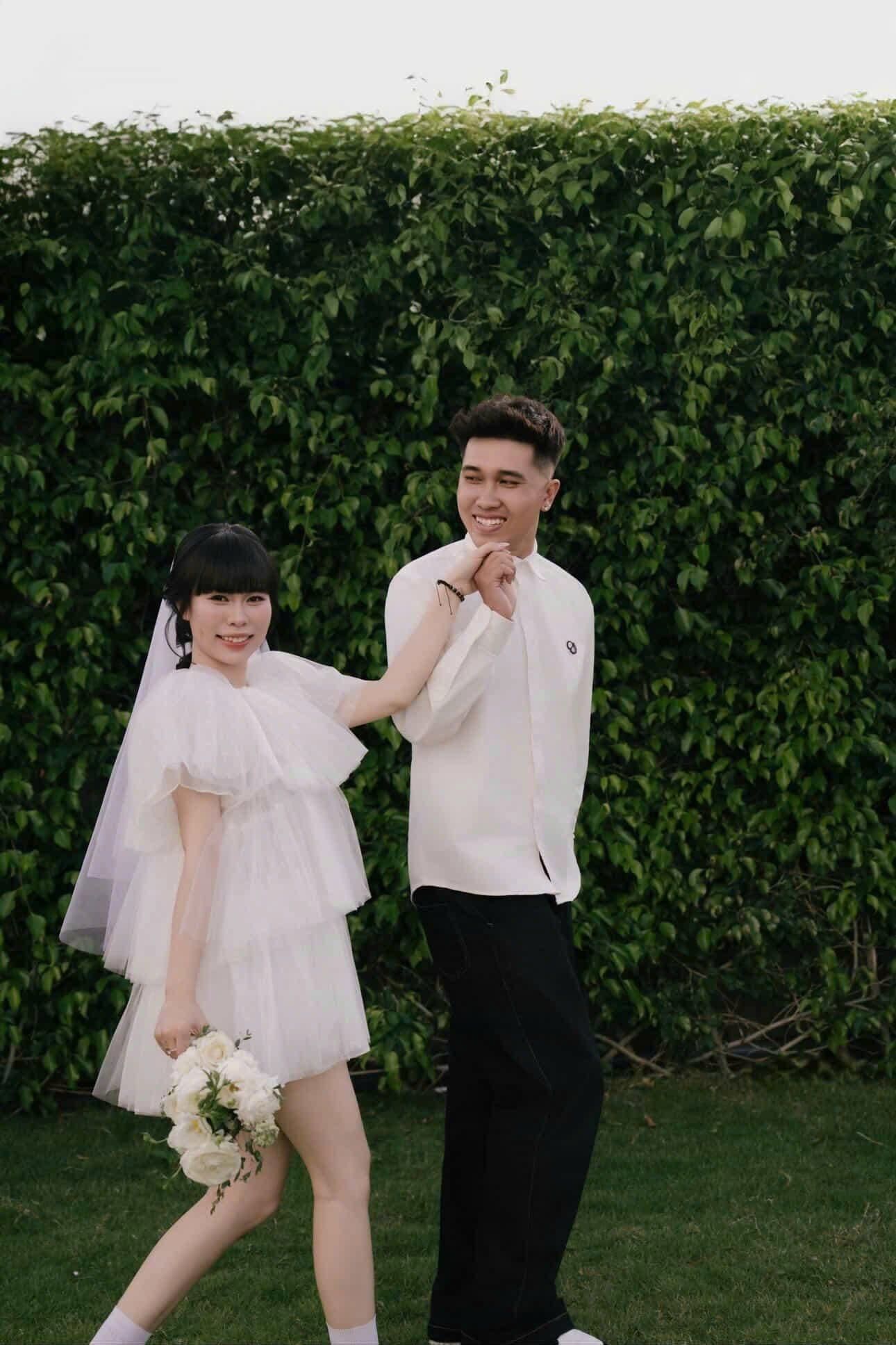 Váy tiệc dáng tầng White Chiffon Bowy Layered Mini Dress