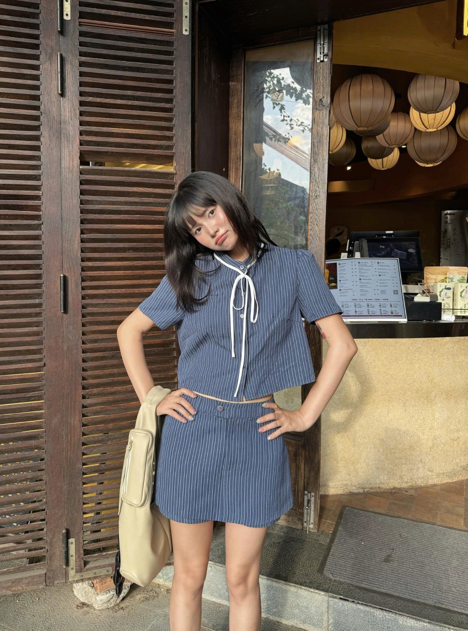 Set áo kèm chân váy kẻ sọc Blue White Bow Striped Set