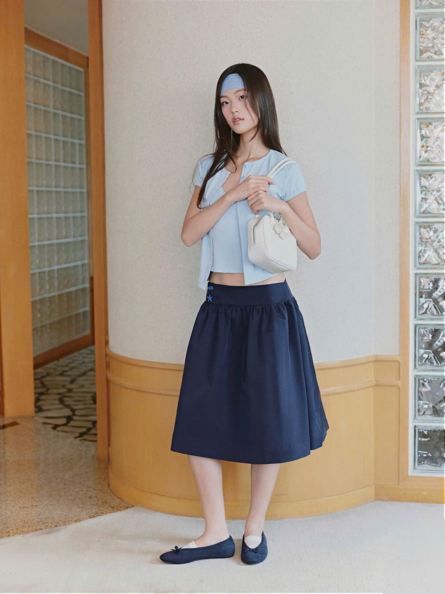Túi xách da bóng dây hoa Glossy Leather Hand Bag