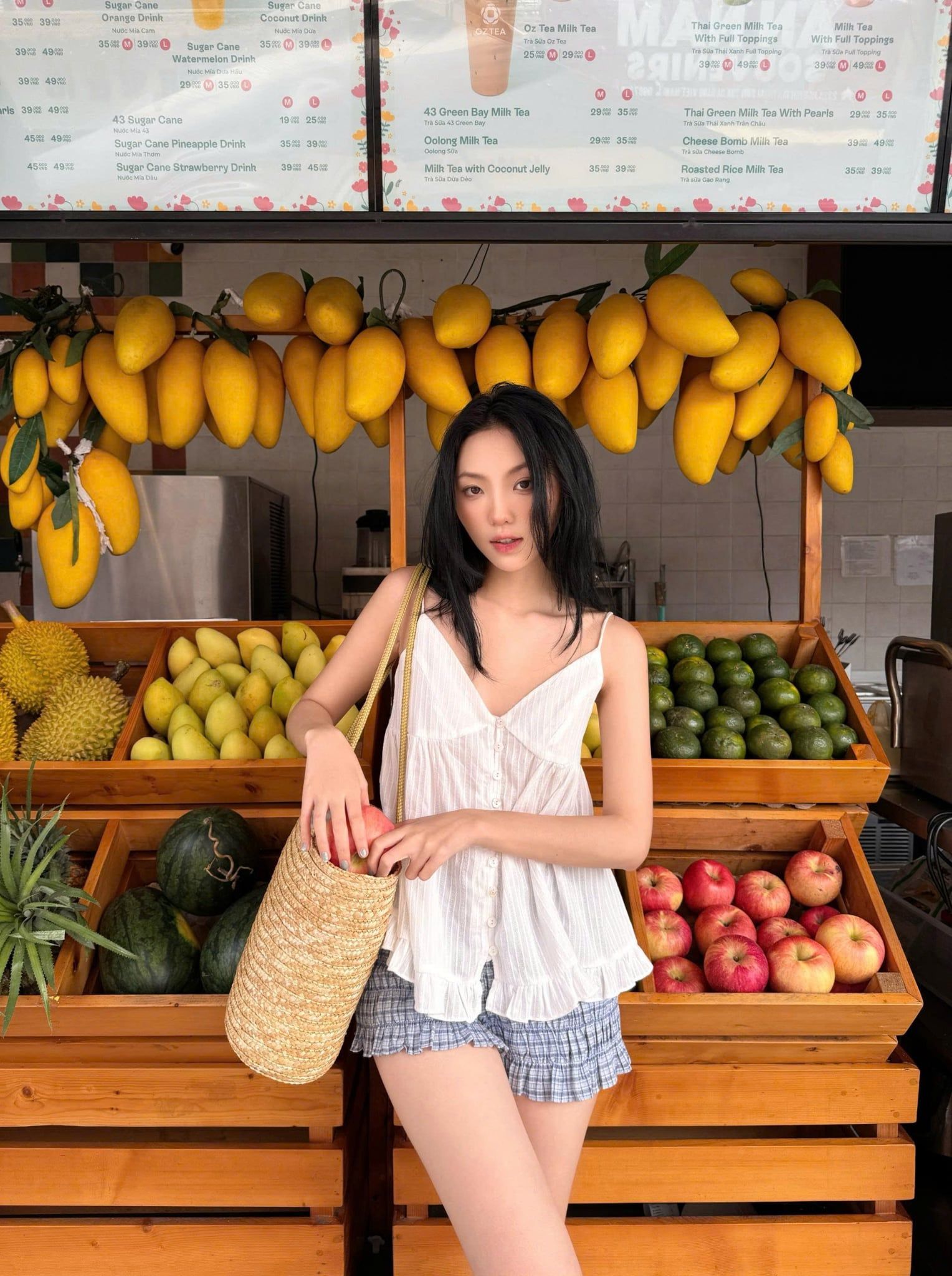 Áo hai dây cổ V White Ruffled Buttoned Cami Top