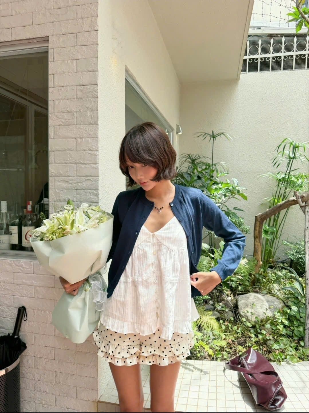 Áo hai dây cổ V White Ruffled Buttoned Cami Top