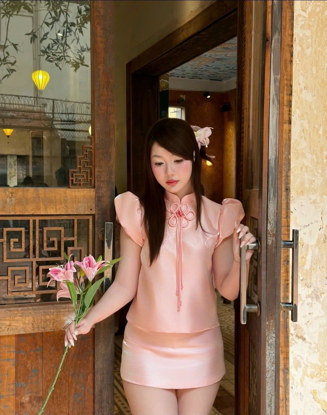 Set áo và chân váy Mặc Linh