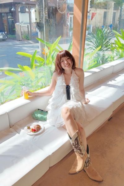  Váy tiệc cổ yếm White Cotton Halter Tiered Mini Dress 