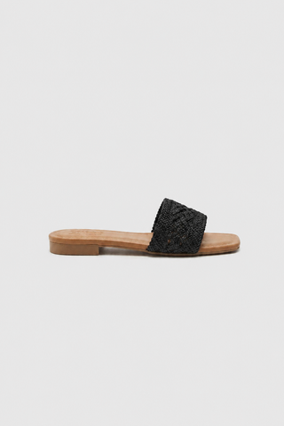 Cyra Slippers in Black