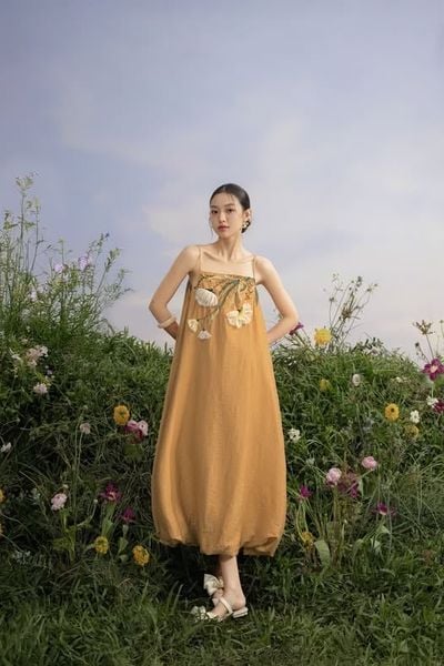  Váy thêu hoa dáng suông erina Embro Dress 