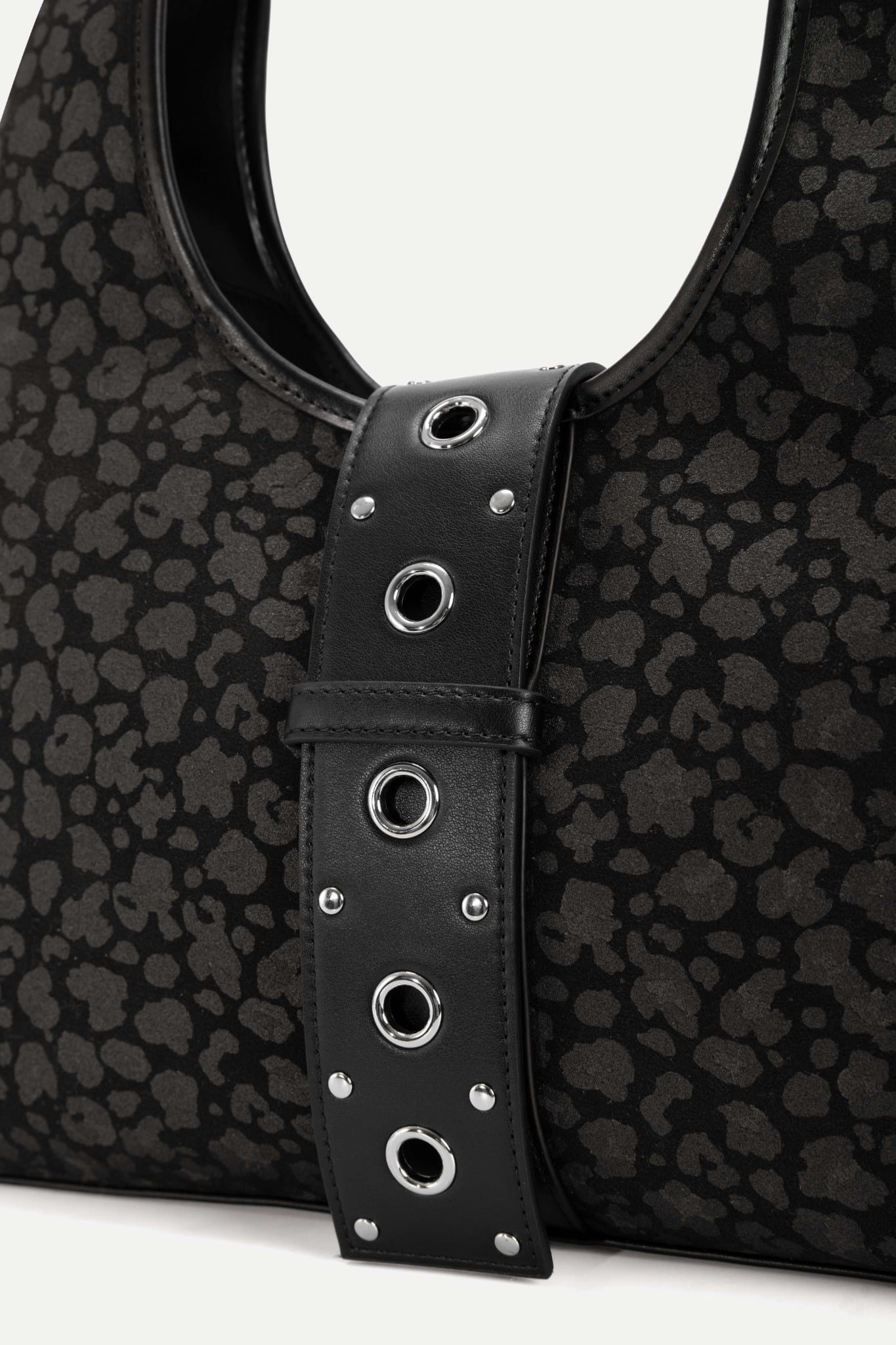 Túi đeo vai Leather Eyelet Strap Shoulder Bag nhiều màu